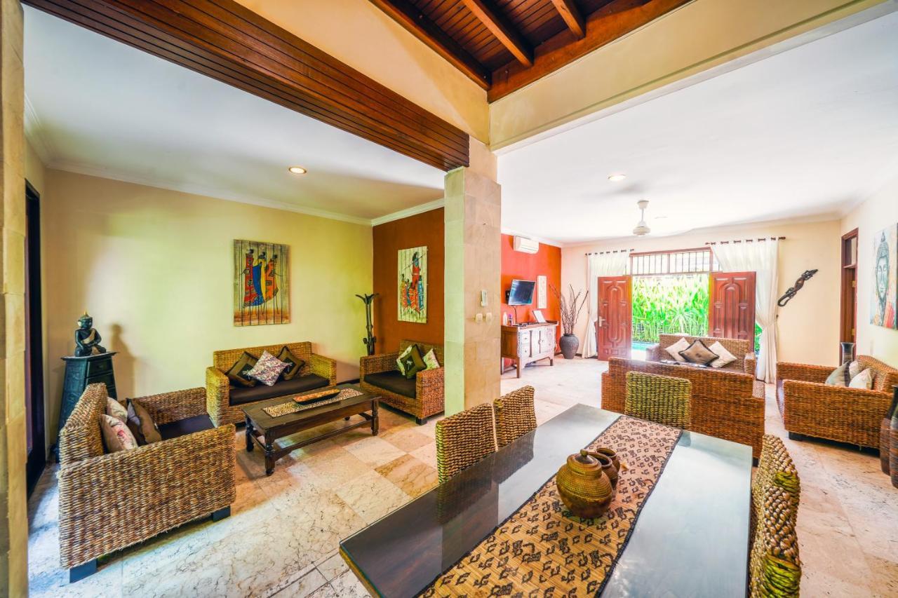 De Cinta Villa - Kuta - 5 Bedrooms - Heart Of Kuta 外观 照片