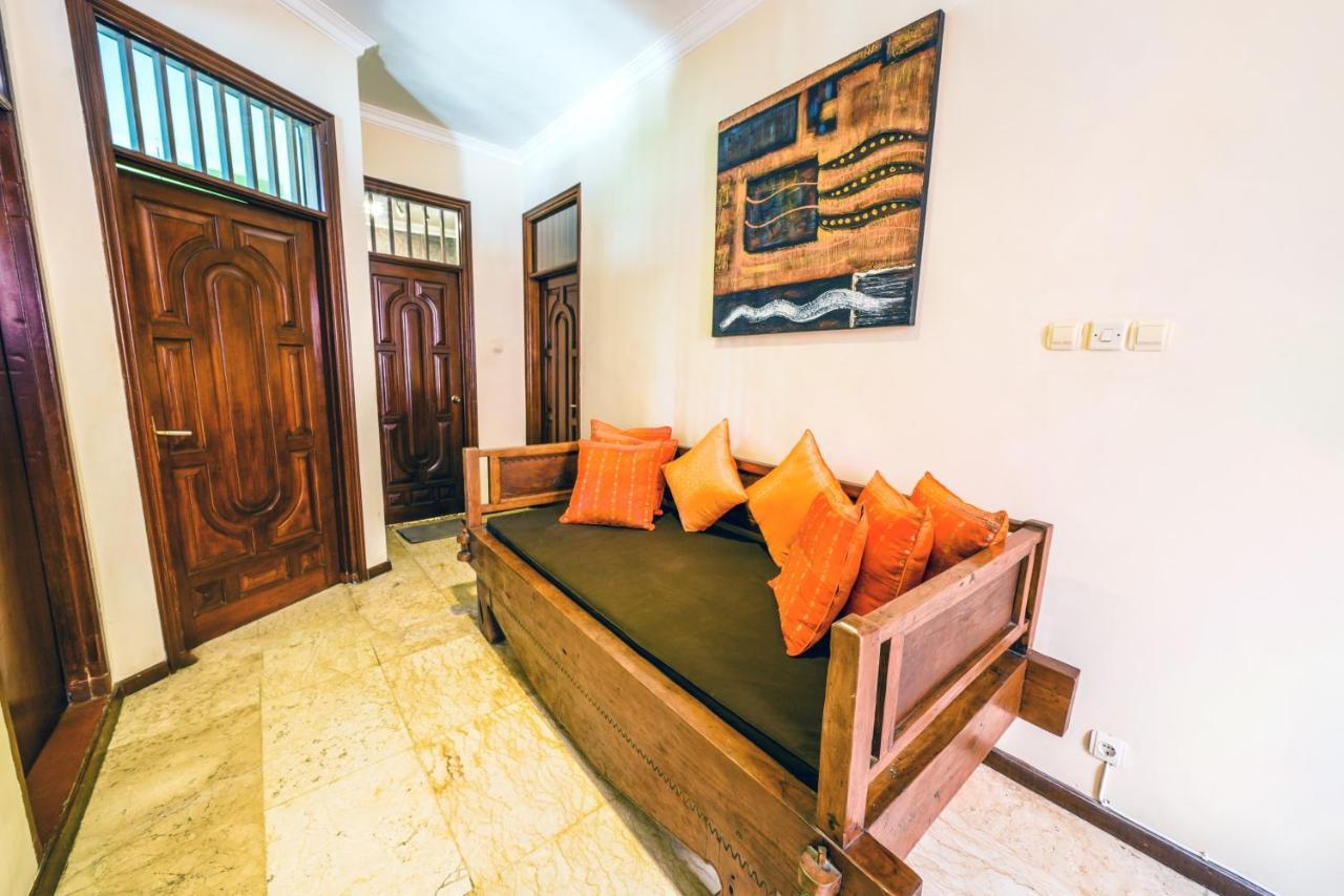 De Cinta Villa - Kuta - 5 Bedrooms - Heart Of Kuta 外观 照片