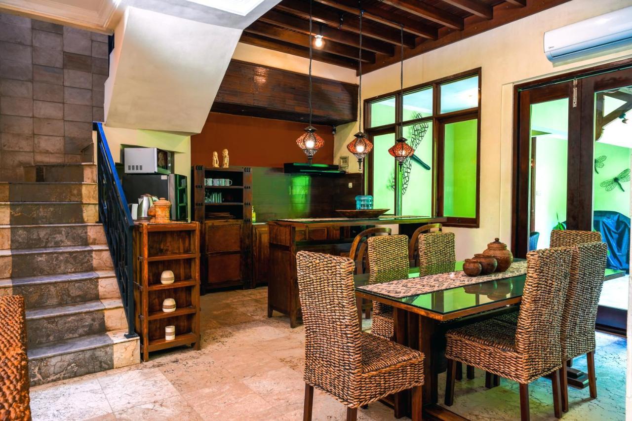 De Cinta Villa - Kuta - 5 Bedrooms - Heart Of Kuta 外观 照片